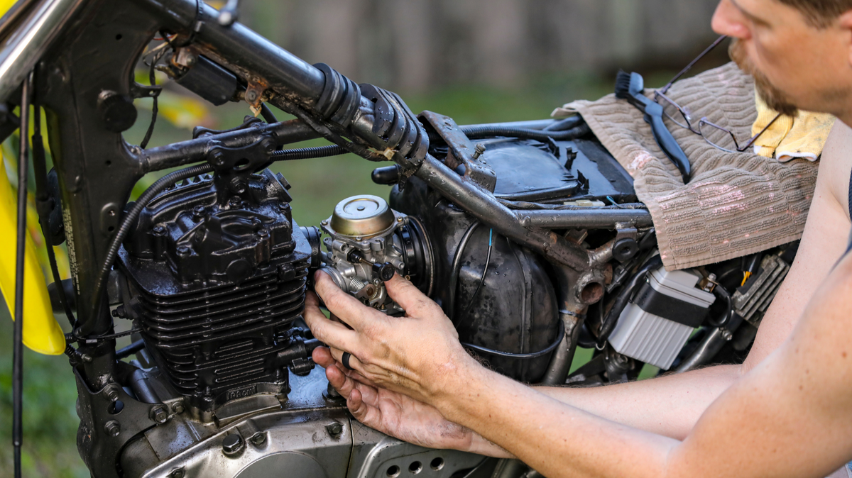 Small engine carburetor troubleshooting and repair