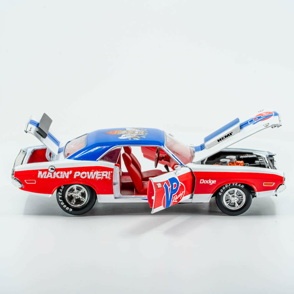 passenger side view of the  VP Racing 1970 Dodge Challenger Diecast R/T HEMI 1:24 Scale with chrome trim