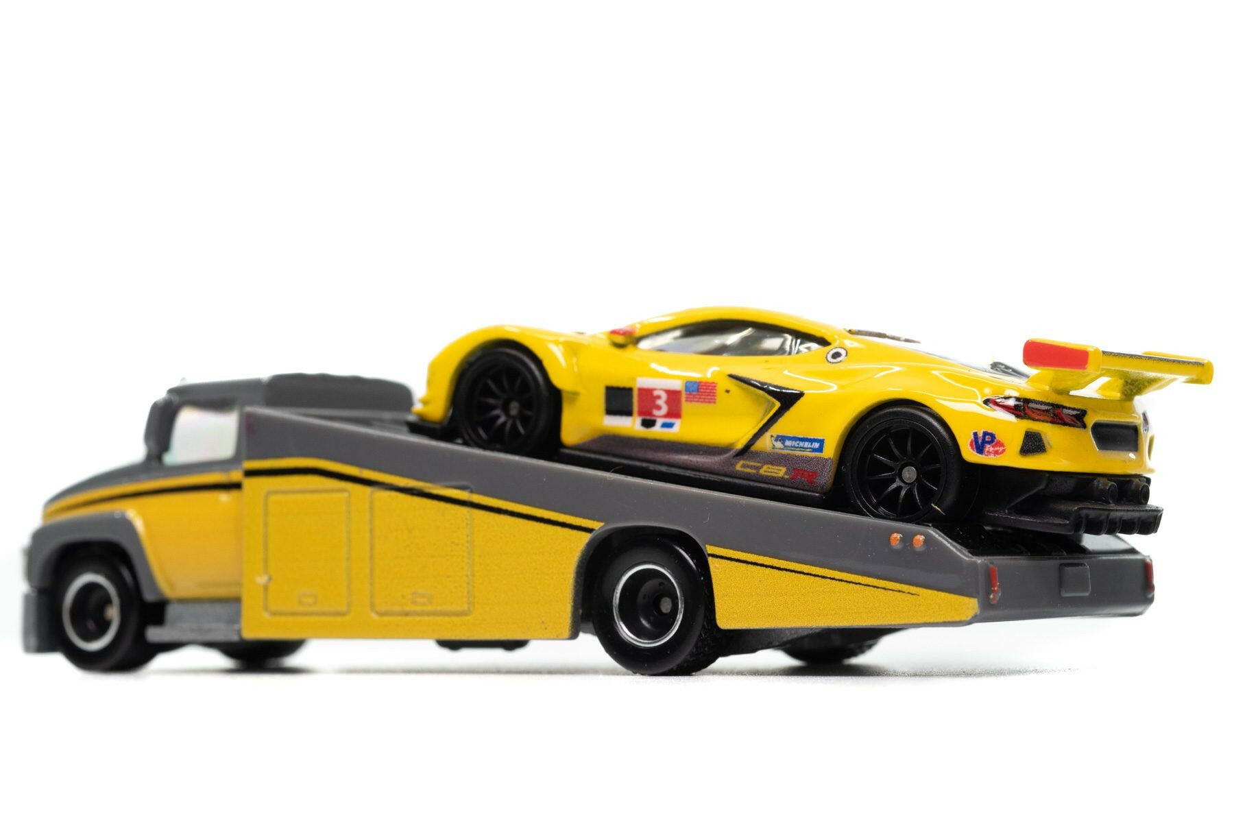 CORVETTE_C8.R_CARRY_ON_SM_002